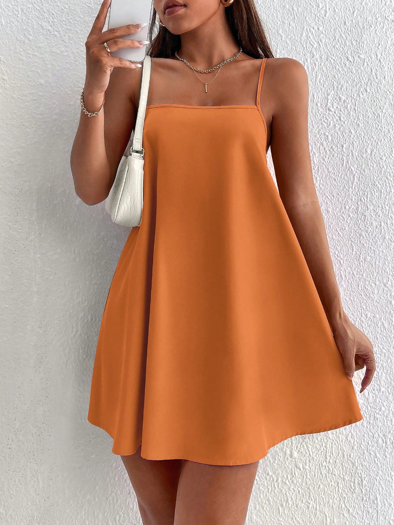 PETITE Vestido casual de verano de tirantes sin espalda de un solo color
